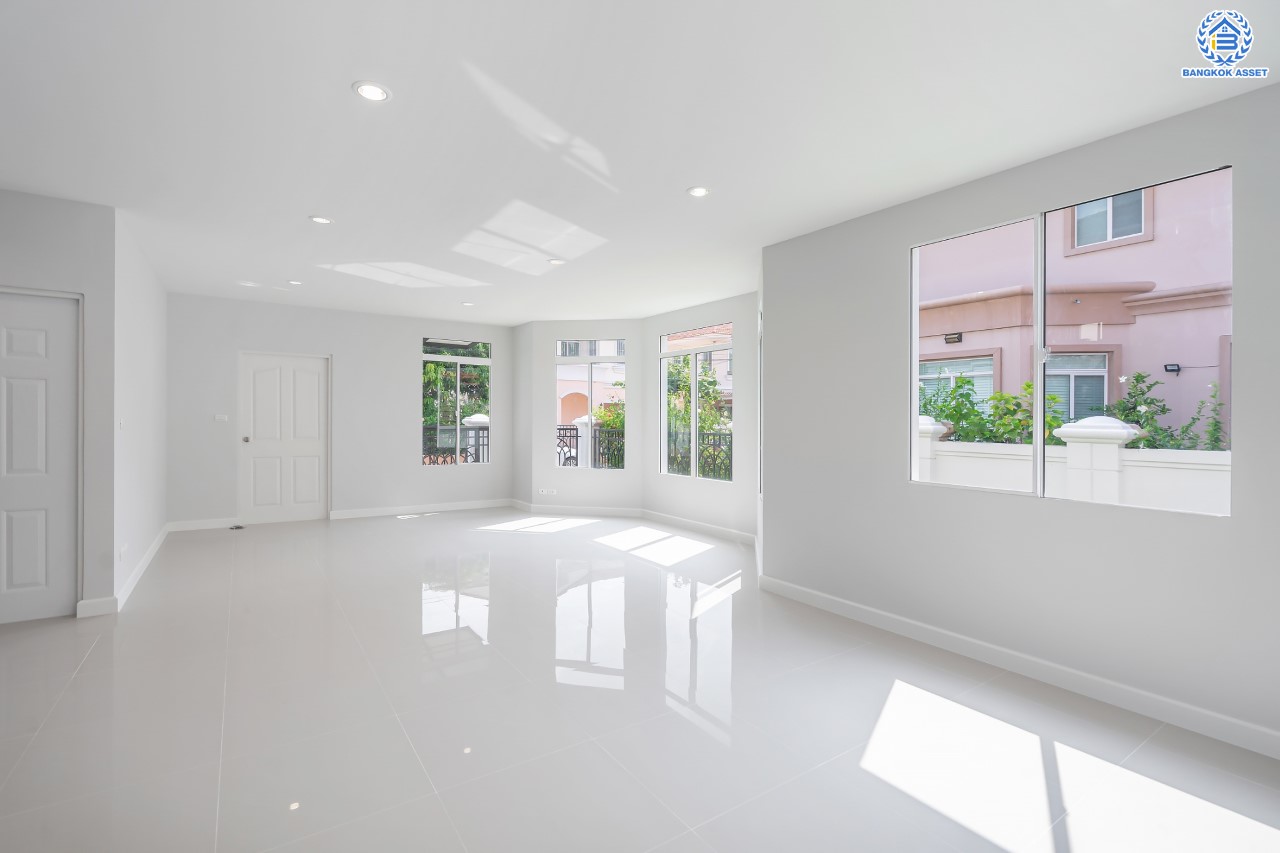 บ้านมือสองตกแต่งใหม่ ม.ภัสสร7 บางบัวทอง ติดถนนเมน! เนื้อที่ 59.3 ตร.ว. ฟังก์ชัน 3 ห้องนอน 3 ห้องน้ำ จอดรถได้ 2 คัน บนทำเลเดินทางสะดวก ติดถนนใหญ่ เพียง 400 ม. จากรถไฟฟ้าสถานีบางพลู ใกล้เซ็นทรัลเวสต์เกต